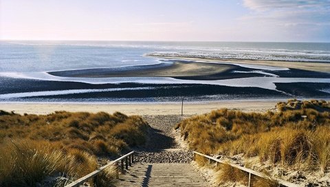 Обои природа, волны, лестница, пейзаж, море, песок, пляж, горизонт, nature, wave, ladder, landscape, sea, sand, beach, horizon разрешение 1920x1200 Загрузить