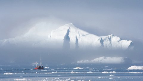 Обои айсберг, льдины, судно, iceberg, ice, the ship разрешение 2560x1600 Загрузить