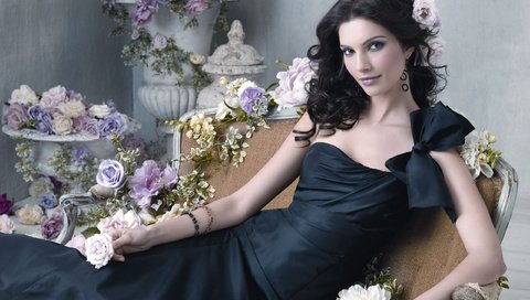 Обои девушка, платье, розы, модель, актриса, бант, тереза мур, girl, dress, roses, model, actress, bow, teresa moore разрешение 2560x1600 Загрузить