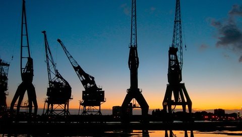 Обои закат, силуэт, кран, порт, краны, портовый кран, sunset, silhouette, crane, port, cranes разрешение 1920x1440 Загрузить