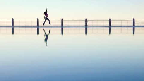 Обои вода, отражение, мост, радость, бег, water, reflection, bridge, joy, running разрешение 2560x1600 Загрузить