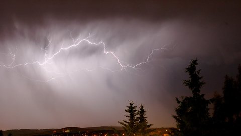 Обои облака, ночь, тучи, молния, город, clouds, night, lightning, the city разрешение 1920x1200 Загрузить