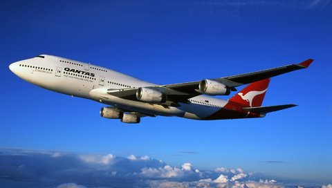 Обои боинг, лайнер, 747, qantas, австралийские, авиалинии, вид с высоты, австралийская, boeing, liner, australian, airlines, the разрешение 1920x1200 Загрузить