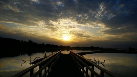 Обои река, природа, закат, пейзаж, деревянный мост, river, nature, sunset, landscape, wooden bridge разрешение 1920x1080 Загрузить