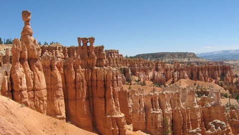 Обои небо, скалы, каньон, америка, брайс каньон, the sky, rocks, canyon, america, bryce canyon разрешение 1920x1440 Загрузить