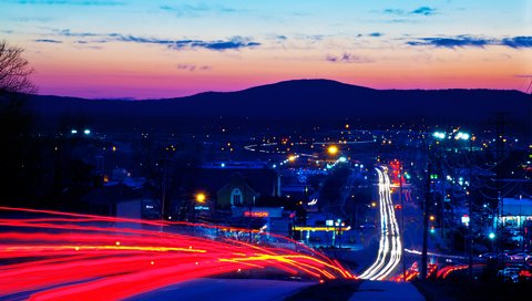 Обои дорога, вечер, горы, закат, город, выдержка, шоссе, road, the evening, mountains, sunset, the city, excerpt, highway разрешение 1920x1280 Загрузить