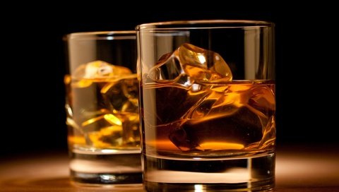 Обои напиток, лёд, стол, кубики, бокалы, алкоголь, виски, drink, ice, table, cubes, glasses, alcohol, whiskey разрешение 2560x1600 Загрузить