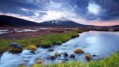 Обои небо, трава, река, горы, природа, камни, закат, пейзаж, the sky, grass, river, mountains, nature, stones, sunset, landscape разрешение 1920x1200 Загрузить