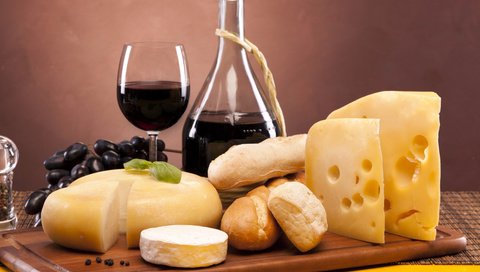 Обои виноград, бокал, сыр, хлеб, вино, гроздь, grapes, glass, cheese, bread, wine, bunch разрешение 4752x3168 Загрузить