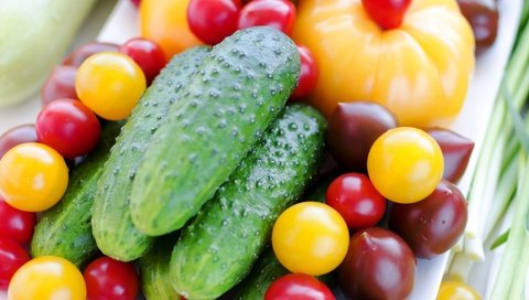 Обои овощи, помидоры, томаты, огурцы, свежие, vegetables, tomatoes, cucumbers, fresh разрешение 2400x1610 Загрузить