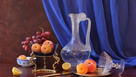 Обои виноград, фрукты, лимон, натюрморт, графин, абрикосы, рюмка, grapes, fruit, lemon, still life, decanter, apricots, glass разрешение 2048x1389 Загрузить