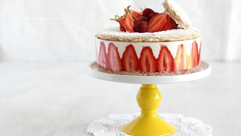 Обои крем для торта, клубника, сладкое, торт, cream cake, strawberry, sweet, cake разрешение 2048x1376 Загрузить