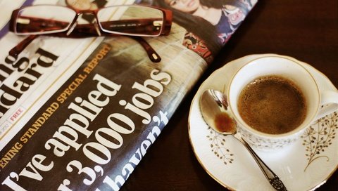 Обои очки, кофе, блюдце, чашка, газета, ложка, glasses, coffee, saucer, cup, newspaper, spoon разрешение 2048x1365 Загрузить