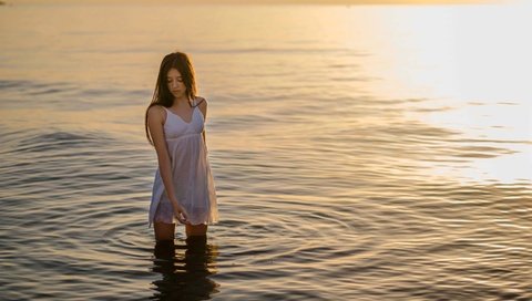 Обои вода, закат, девушка, настроение, море, силуэт, water, sunset, girl, mood, sea, silhouette разрешение 2880x1800 Загрузить