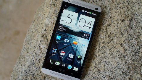 Обои смартфон, htc one, стол камень, smartphone, table stone разрешение 1920x1080 Загрузить