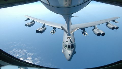 Обои океан, бомбардировщик, usaf, b 52, дозаправка в воздухе, the ocean, bomber, air refueling разрешение 1920x1080 Загрузить