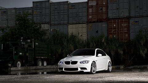 Обои белая, контейнеры, бмв, e92, дневной свет, м3, майами, white, containers, bmw, daylight, m3, miami разрешение 2560x1600 Загрузить