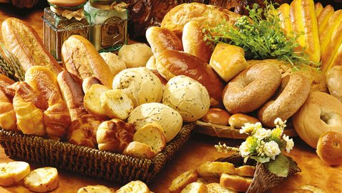 Обои цветы, хлеб, выпечка, булочки, ломти, сушки, батоны, flowers, bread, cakes, buns, chunks, drying, loaves разрешение 2880x1800 Загрузить