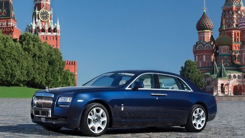 Обои небо, гост, синий, rolls-royce.ghost, extended wheelbase, кремль, собор василия блаженного, лимузин, спасская башня, красная площадь, передок, роллс-ройс, the sky, gost, blue, the kremlin, st. basil's cathedral, limousine, spasskaya tower, red square, the front, rolls-royce разрешение 1920x1200 Загрузить