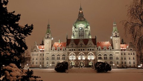 Обои снег, германия, зима, rathaus-hannover, ратуша, фото, город, дома, ель, здание, здания, snow, germany, winter, town hall, photo, the city, home, spruce, the building, building разрешение 1920x1080 Загрузить