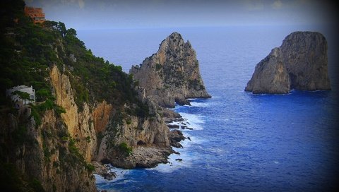 Обои скалы, пейзаж, море, италия, остров капри, rocks, landscape, sea, italy, the island of capri разрешение 2475x1650 Загрузить