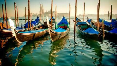 Обои вода, отражение, город, лодки, венеция, канал, италия, гондолы, water, reflection, the city, boats, venice, channel, italy, gondola разрешение 2048x1360 Загрузить