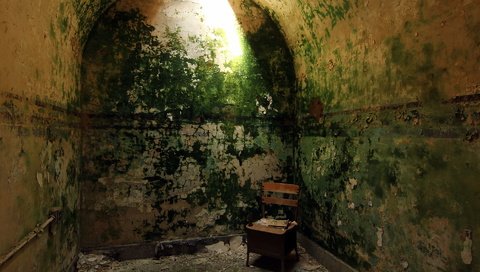 Обои интерьер, фон, стул, стены, тюрьма, камера, interior, background, chair, wall, prison, camera разрешение 1920x1200 Загрузить