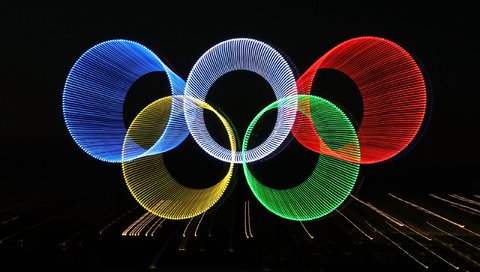 Обои огни, абстракция, лучи, олимпиада, кольца, lights, abstraction, rays, olympics, ring разрешение 2560x1600 Загрузить