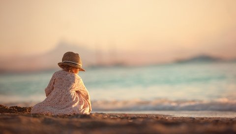 Обои настроение, пляж, девочка, ребенок, шляпа, mood, beach, girl, child, hat разрешение 3000x2000 Загрузить