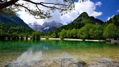 Обои небо, jasna lake, облака, озеро, горы, природа, лес, пейзаж, словения, the sky, clouds, lake, mountains, nature, forest, landscape, slovenia разрешение 3000x2002 Загрузить