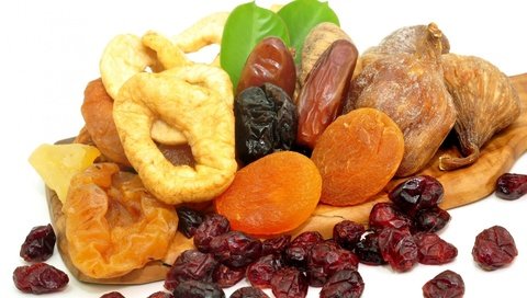 Обои фрукты, изюм, инжир, курага, сухофрукты, чернослив, fruit, raisins, figs, dried apricots, dried fruits, prunes разрешение 1920x1274 Загрузить