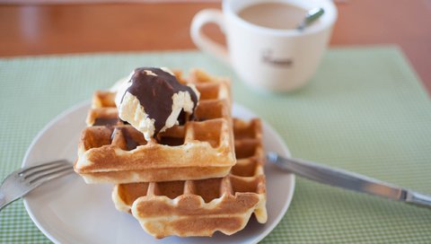 Обои мороженое, кофе, завтрак, вафли, ice cream, coffee, breakfast, waffles разрешение 2560x1600 Загрузить