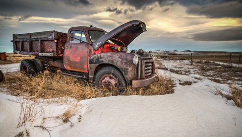 Обои металл, трава, снег, ржавчина, сухая, заброшенная, грузовик, metal, grass, snow, rust, dry, abandoned, truck разрешение 2048x1367 Загрузить