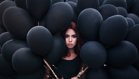 Обои девушка, взгляд, воздушные шарики, рыжеволосая, girl, look, balloons, redhead разрешение 5486x3657 Загрузить