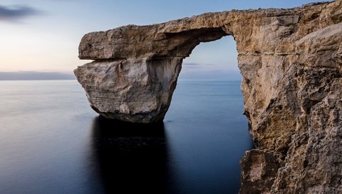 Обои скалы, сент-лоренс, море, лазурное окно, залив двейры, скала, тень, камень, арка, мальта, гозо, rocks, saint lawrence, sea, rock, shadow, stone, arch, malta, gozo разрешение 2048x1365 Загрузить