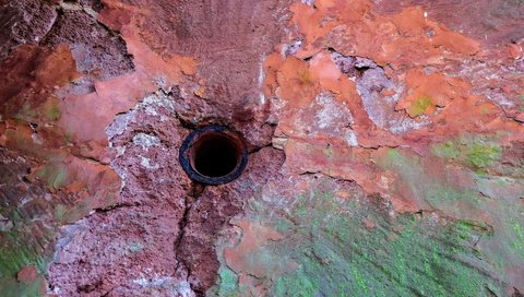 Обои стена, труба, ржавчина, отверстие, oxidation, crusty, облупившаяся краска, wall, pipe, rust, hole разрешение 1967x1282 Загрузить