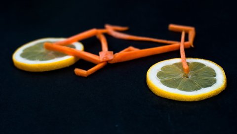 Обои лимон, велосипед, морковь, lemon, bike, carrots разрешение 2560x1588 Загрузить