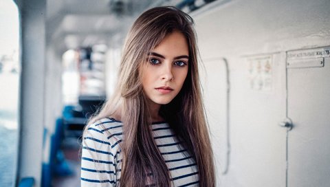 Обои глаза, девушка, настроение, портрет, модель, волосы, eyes, girl, mood, portrait, model, hair разрешение 2048x1367 Загрузить