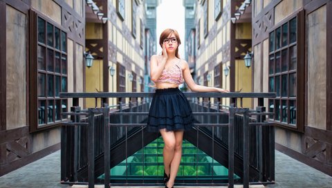 Обои девушка, город, очки, азиатка, юбочка, girl, the city, glasses, asian, skirt разрешение 2048x1365 Загрузить