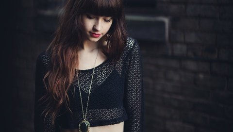 Обои девушка, модель, черное, подвеска, челка, taylor penshorn, sara kiesling, girl, model, black, suspension, bangs разрешение 2880x1920 Загрузить