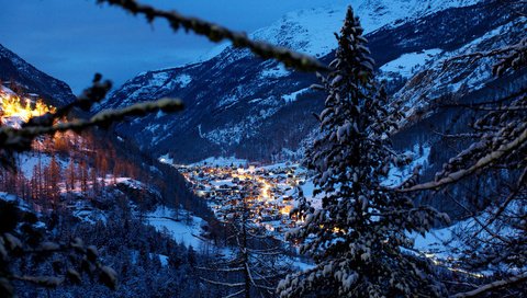 Обои горы, вид, панорама, город, швейцария, альпы, alpen, mountains, view, panorama, the city, switzerland, alps разрешение 1920x1080 Загрузить