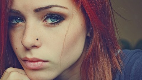 Обои девушка, рыжая, лицо, макияж, пирсинг, girl, red, face, makeup, piercing разрешение 2560x1600 Загрузить