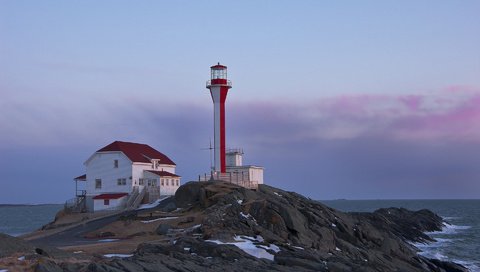 Обои небо, скалы, природа, море, маяк, рассвет, yarmouth, the sky, rocks, nature, sea, lighthouse, dawn разрешение 1920x1200 Загрузить