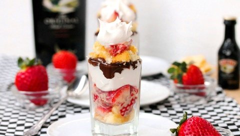 Обои крем для торта, клубника, шоколад, сладкое.десерт, cream cake, strawberry, chocolate, sweet.dessert разрешение 1920x1080 Загрузить