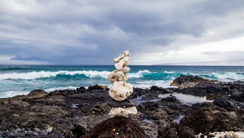 Обои камни, берег, море, stones, shore, sea разрешение 1920x1080 Загрузить