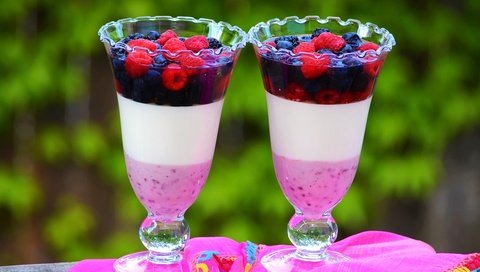 Обои ягоды, бокалы, десерт, желе, berries, glasses, dessert, jelly разрешение 2400x1544 Загрузить