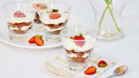 Обои крем для торта, клубника, сладкое, десерт, cream cake, strawberry, sweet, dessert разрешение 2000x1200 Загрузить