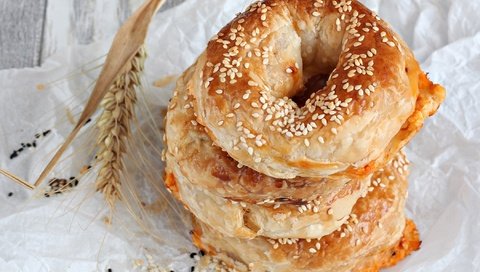 Обои выпечка, кунжут, бублики, cakes, sesame, bagels разрешение 2100x1409 Загрузить