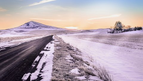 Обои дорога, снег, поле, road, snow, field разрешение 2047x1265 Загрузить