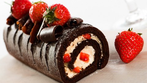 Обои клубника, ягоды, сладкое, десерт, рулет, strawberry, berries, sweet, dessert, roll разрешение 2560x1700 Загрузить